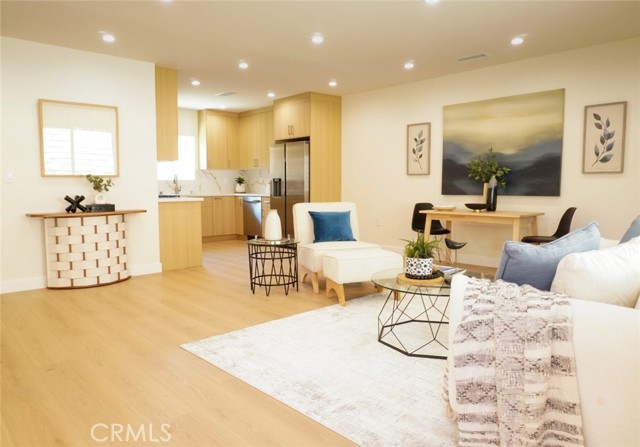 Front Image Thumbnail for CRSR26045659