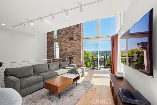 Detail Gallery Image 9 of 44 For 2470 via Alta, –,  CA 92108 - 2 Beds | 2/1 Baths