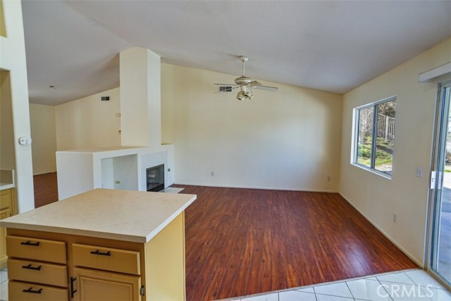 Detail Gallery Image 6 of 17 For 19711 Skyview Ct, Canyon Country,  CA 91351 - 3 Beds | 2 Baths