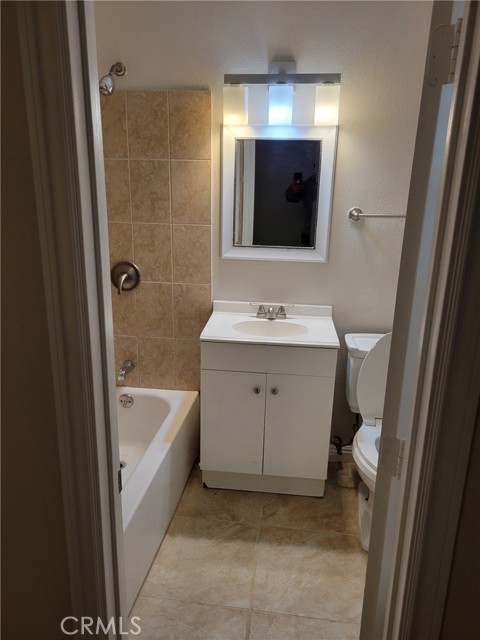 Detail Gallery Image 3 of 6 For 972 E Olive, San Bernardino,  CA 92410 - 2 Beds | 1 Baths