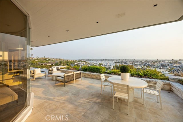 1535 Dolphin Terrace, Corona del Mar CA: https://media.crmls.org/medias/29c2fc72-dc0d-4cdb-a288-5102fe933249.jpg