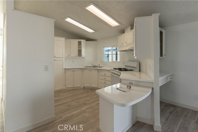 Detail Gallery Image 6 of 30 For 1241 N East #216,  Anaheim,  CA 92805 - 3 Beds | 2 Baths