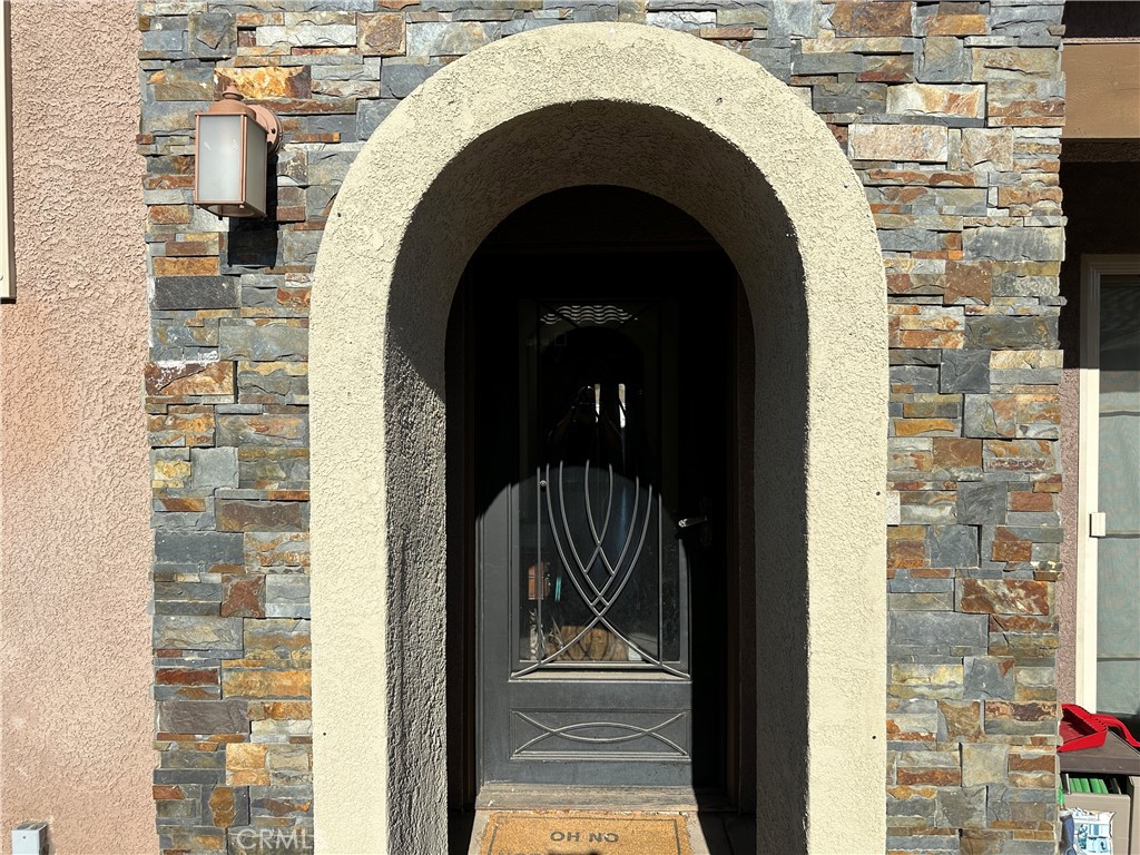 https://media.crmls.org/medias/29c39087-c893-4c2c-9eb4-05b029f91bad.jpg?preset=X-Large