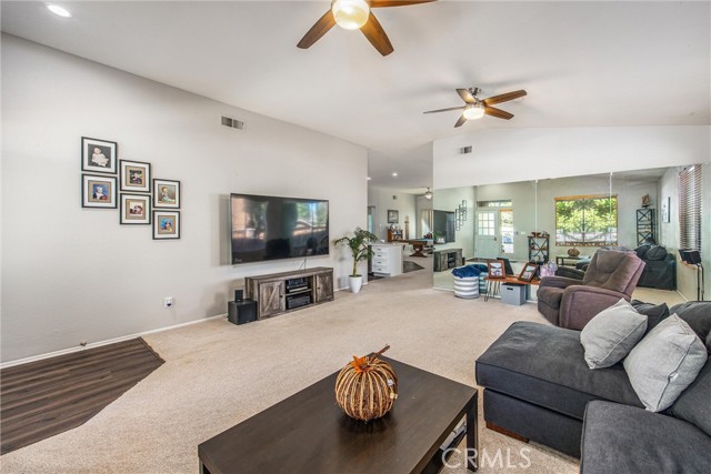 Detail Gallery Image 7 of 40 For 27397 Colt, Corona,  CA 92883 - 4 Beds | 2 Baths