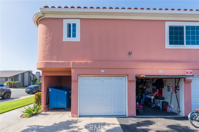 409 Utica Avenue, Huntington Beach CA: https://media.crmls.org/medias/29c46ec9-4825-4c6d-8f1a-e8db4af8ec71.jpg