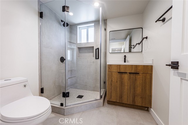 Detail Gallery Image 24 of 27 For 1859 Crenshaw Bld #1/2,  Los Angeles,  CA 90019 - 4 Beds | 3 Baths