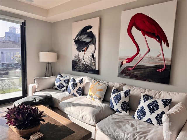 Detail Gallery Image 11 of 30 For 506 Clubhouse Ave #B,  Newport Beach,  CA 92663 - 5 Beds | 6 Baths