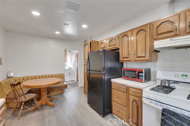 Detail Gallery Image 10 of 15 For 7840 Pioneer, Whittier,  CA 90606 - 4 Beds | 3 Baths