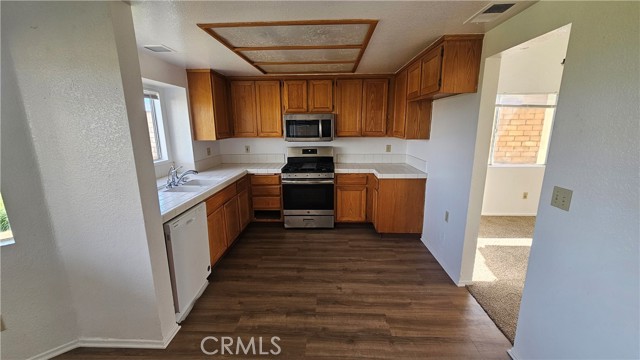 Detail Gallery Image 5 of 6 For 3141 Huckleberry Dr, Corona,  CA 92882 - 4 Beds | 3 Baths