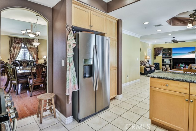Detail Gallery Image 24 of 61 For 13910 Mountain View Pl, Sylmar,  CA 91342 - 5 Beds | 3 Baths