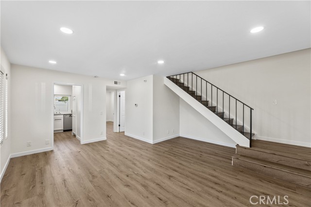 Detail Gallery Image 5 of 28 For 51 Golden Glen St #1,  Irvine,  CA 92604 - 3 Beds | 2 Baths