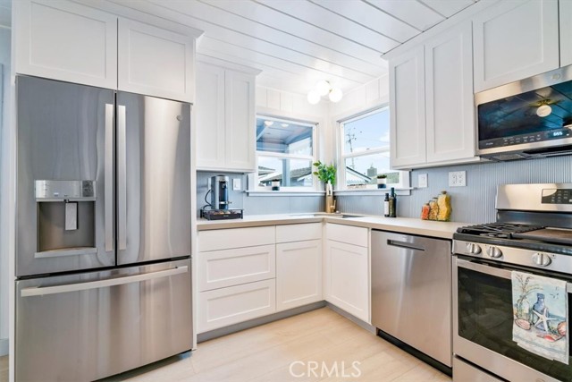 31 N 3rd Street, Cayucos CA: https://media.crmls.org/medias/29c95ec1-4cfd-4685-a930-abf6381dc0b7.jpg