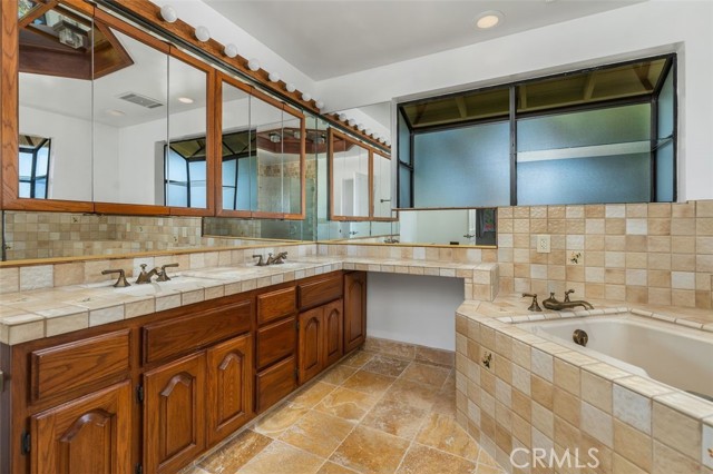 32215 Schooner Drive, Rancho Palos Verdes CA: https://media.crmls.org/medias/29c99898-f27c-4ace-929a-7b3765130099.jpg
