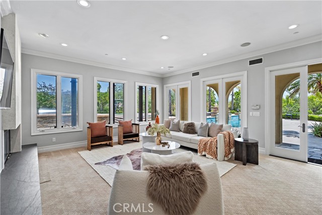2535 Bronzewood Drive, Tustin CA: https://media.crmls.org/medias/29c9fee5-6d05-4b75-90f5-718d77eedda2.jpg