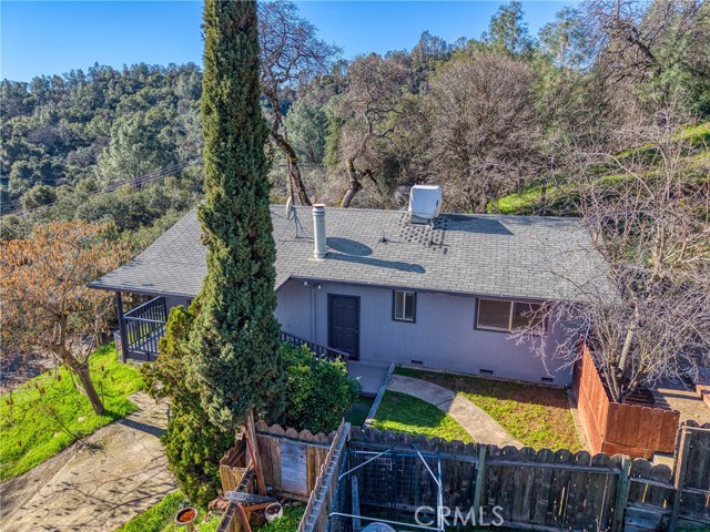 12410 Lakeview Drive, Clearlake Oaks CA: https://media.crmls.org/medias/29cad115-0c1e-4ae9-bf65-1cbd0d4986bd.jpg