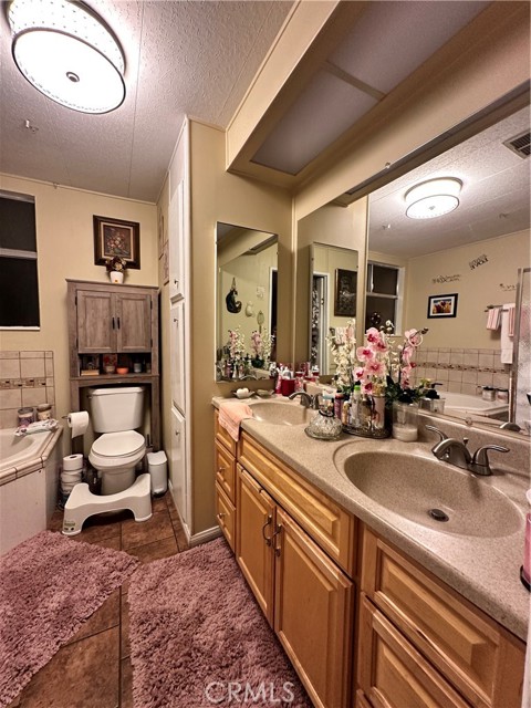 Detail Gallery Image 12 of 16 For 73621 Broadmoor Dr, Thousand Palms,  CA 92276 - 3 Beds | 2 Baths