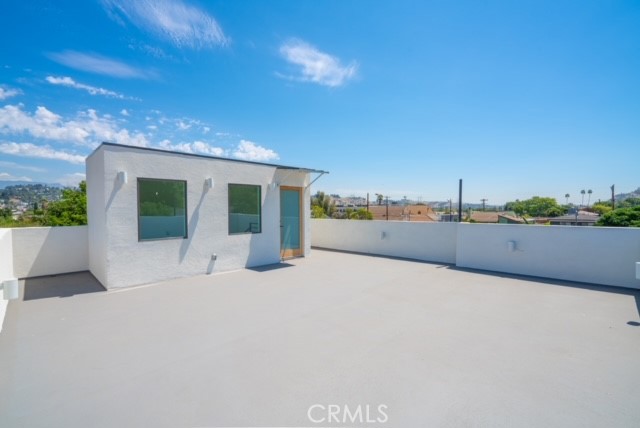 2672 Newell Street, Los Angeles CA: https://media.crmls.org/medias/29cb11c4-2a5d-4c7e-b65a-92b18045ee2c.jpg