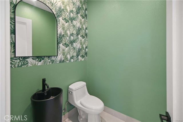 Detail Gallery Image 31 of 36 For 7842 Lasaine Ave, Northridge,  CA 91325 - 7 Beds | 5/1 Baths