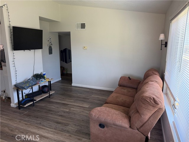 6258 N Glenn Avenue, Fresno CA: https://media.crmls.org/medias/29cbb32d-d386-447b-beae-3e253143306a.jpg