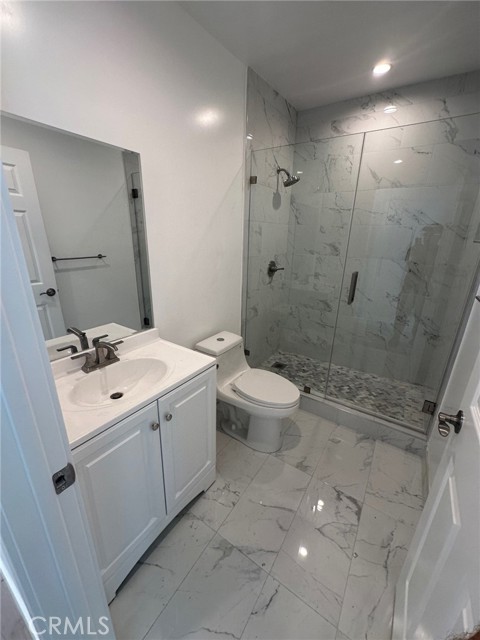 Detail Gallery Image 6 of 8 For 8006 Rhodes #1/2,  North Hollywood,  CA 91605 - 1 Beds | 1 Baths