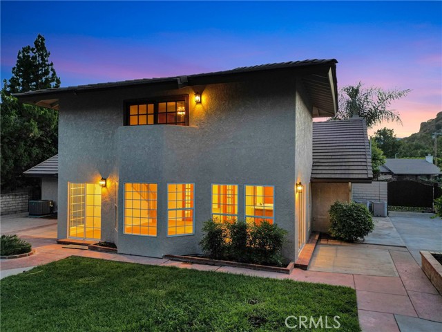 10938 Remmet Avenue, Chatsworth CA: https://media.crmls.org/medias/29cbea1e-be2d-442c-8a64-71d5cb6f66b2.jpg