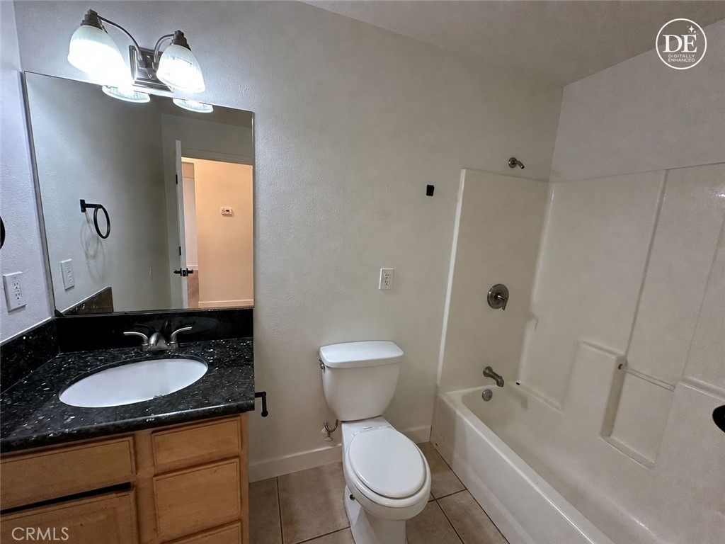 https://media.crmls.org/medias/29cbfe00-4e45-464f-baff-0ae0ee7f30f9.jpg?preset=X-Large