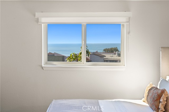 19 Coraltree Lane, Rolling Hills Estates CA: https://media.crmls.org/medias/29cc45da-24df-4623-a2c3-d961f3438195.jpg