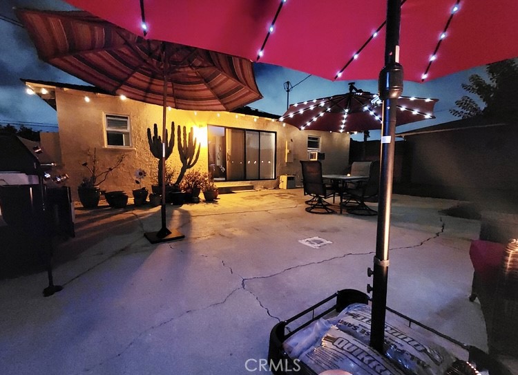 https://media.crmls.org/medias/29cced2e-0515-4ec8-9c1f-1645b2d52573.jpg?preset=X-Large