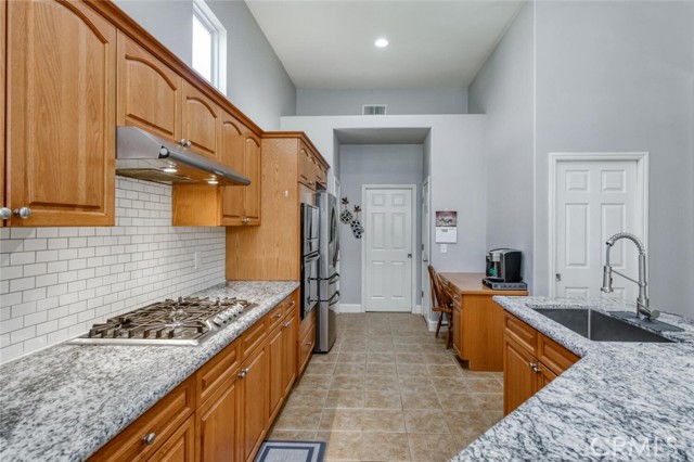 Detail Gallery Image 9 of 38 For 2925 Keats Ave, Clovis,  CA 93611 - 3 Beds | 2 Baths