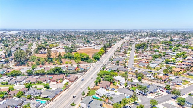 12122 Goldendale Drive, La Mirada CA: https://media.crmls.org/medias/29cea752-e7a4-4c06-9f80-3dbd92be5c48.jpg