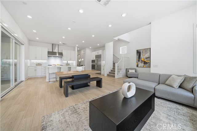 Detail Gallery Image 6 of 69 For 27516 Golden Currant Pl, Valencia,  CA 91381 - 4 Beds | 4/1 Baths