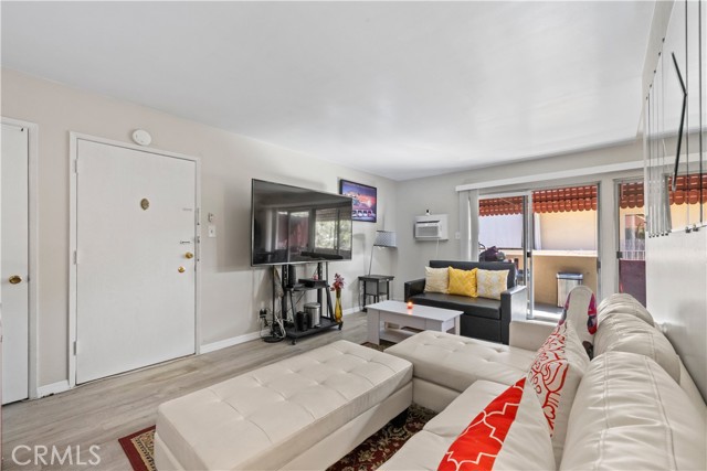 440 Chestnut Avenue, 2C photo 2