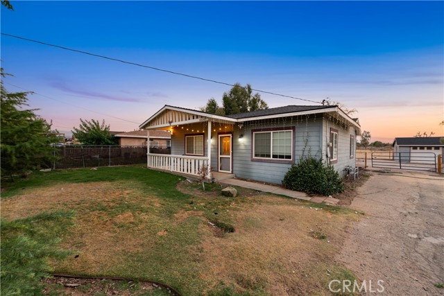 43249 42nd W Street, Lancaster CA: https://media.crmls.org/medias/29cf21e5-62cb-47cd-b072-c545e3143461.jpg