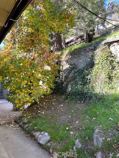22348 Glenwood, Crestline CA: https://media.crmls.org/medias/29cfed54-5362-489c-95c6-e6c7b0b31937.jpg