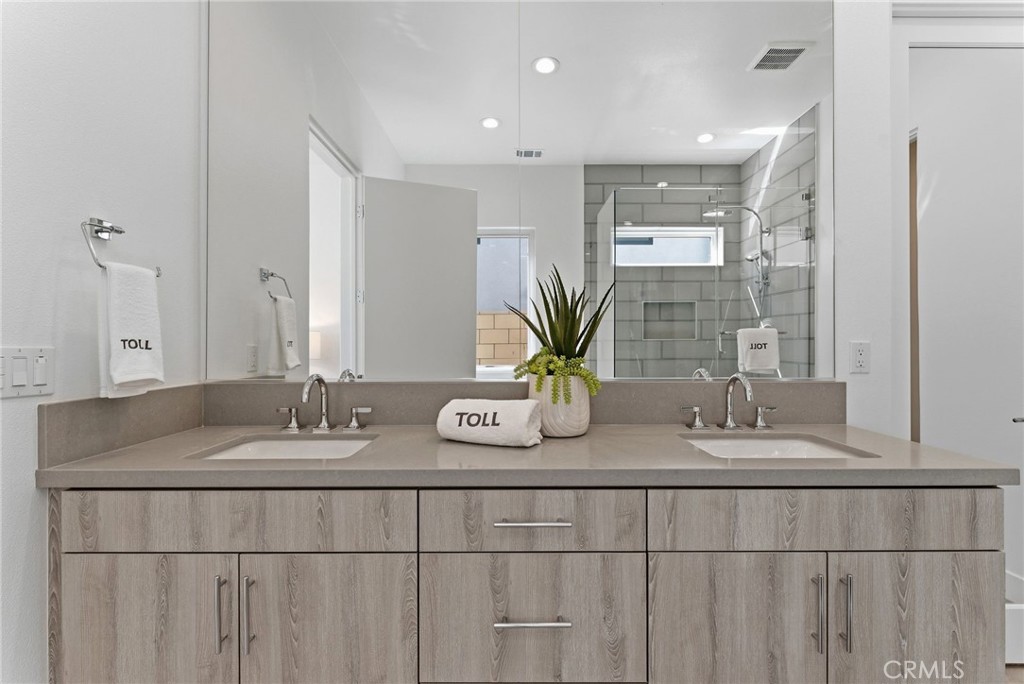 MLS #OC25255465 image #18