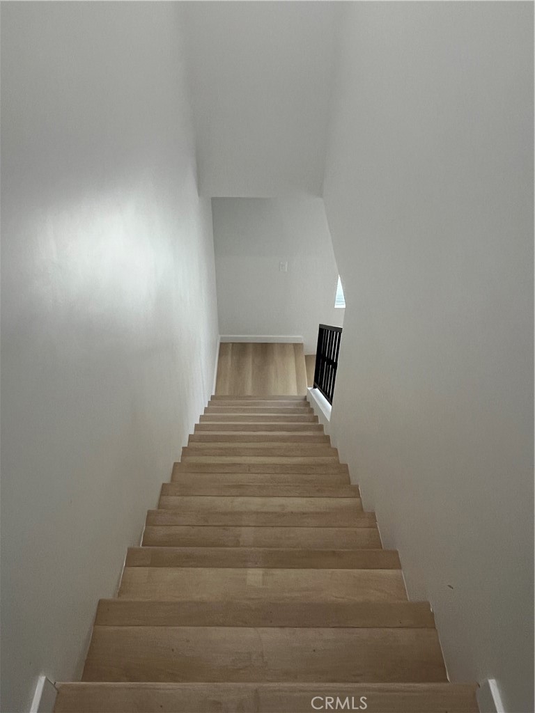https://media.crmls.org/medias/29d1066c-0cdd-4375-b88b-5d8d6c557d51.jpg?preset=X-Large