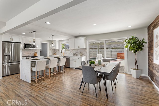 906 E Chalynn Avenue, Orange CA: https://media.crmls.org/medias/29d12c41-9546-46b5-a571-da3e1efc32c5.jpg