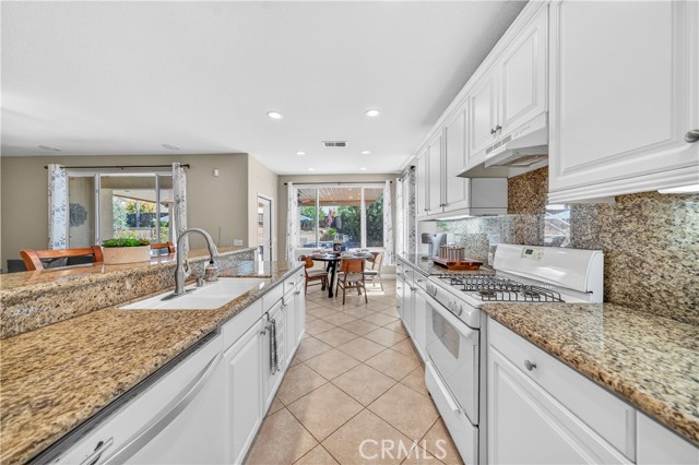 Detail Gallery Image 7 of 37 For 35978 Covington, Wildomar,  CA 92595 - 4 Beds | 3 Baths