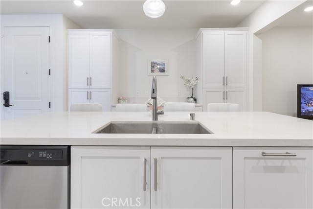 16235 Dawn Way, Tustin CA: https://media.crmls.org/medias/29d31b47-a386-4407-9a0a-c58784461b09.jpg
