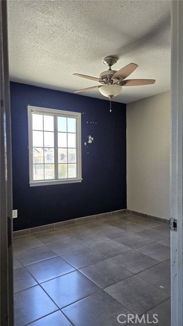 Detail Gallery Image 9 of 19 For 129 E 11th St., Perris,  CA 92570 - 3 Beds | 1 Baths
