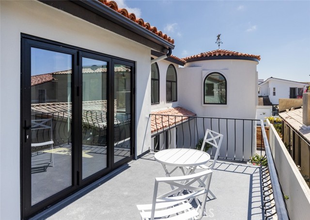 Detail Gallery Image 56 of 68 For 231 via Firenze, Newport Beach,  CA 92663 - 3 Beds | 3/1 Baths