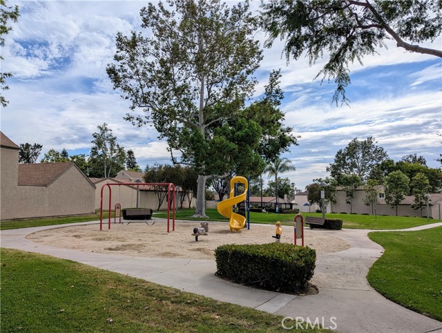 Image 21 of 22 For 2811 Lancewood Court