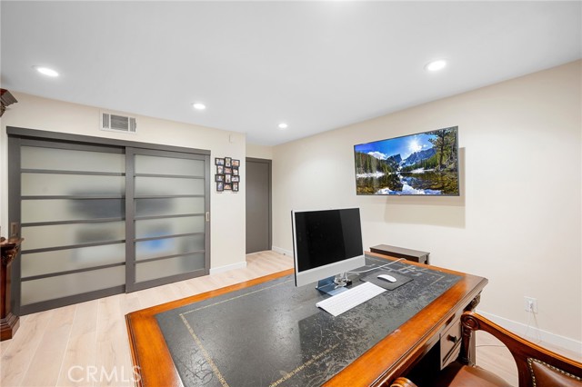 Detail Gallery Image 35 of 50 For 3331 Oakmont View Dr, Glendale,  CA 91208 - 5 Beds | 4/1 Baths