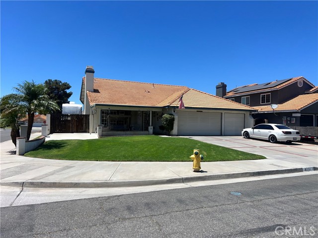 8751 Rosebay Court, Riverside CA: https://media.crmls.org/medias/29d4eb5b-dad8-451f-8f63-ec8da1ebe914.jpg
