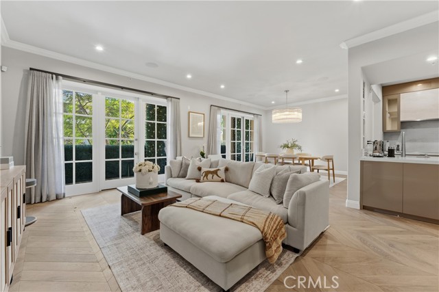 Detail Gallery Image 4 of 22 For 11500 San Vicente Bld #202,  Los Angeles,  CA 90049 - 3 Beds | 3/1 Baths