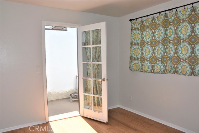 Detail Gallery Image 14 of 22 For 322 19th St #C,  Huntington Beach,  CA 92648 - 2 Beds | 1 Baths