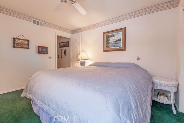 Detail Gallery Image 17 of 39 For 43091 Bear Creek Ct, Big Bear Lake,  CA 92315 - 3 Beds | 3 Baths