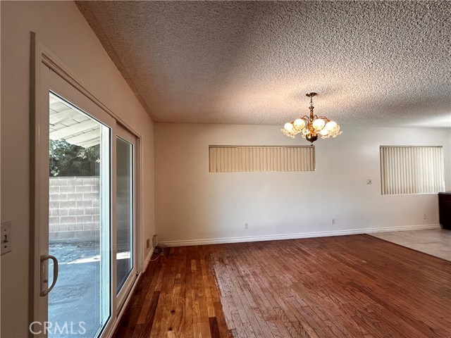 Detail Gallery Image 12 of 26 For 8927 Gloria Ave, North Hills,  CA 91343 - 3 Beds | 2 Baths