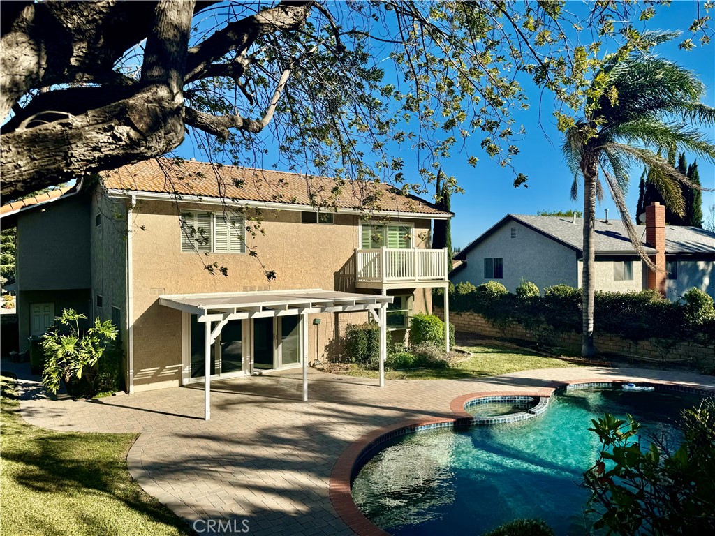 https://media.crmls.org/medias/29d5fcaf-f958-4e89-8735-c6f8dc5ff480.jpg?preset=X-Large