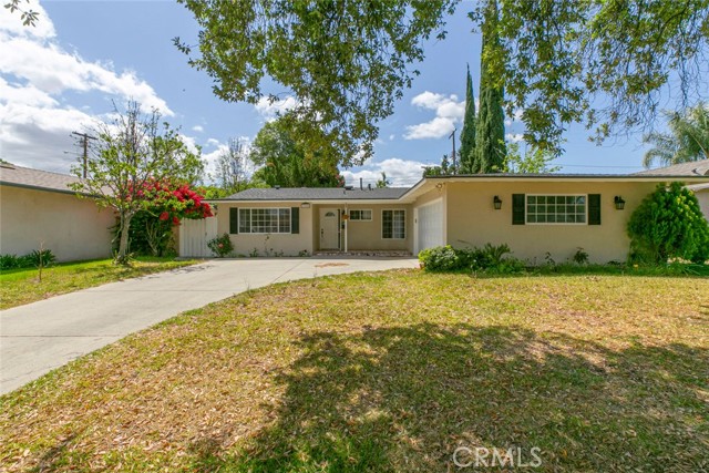 22504 Hartland St, West Hills CA: https://media.crmls.org/medias/29d60afe-b235-4d7d-bbca-0c4046e3a905.jpg